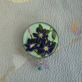 鉄線の花（ブルー）＊手描きレジンの帯留めの画像