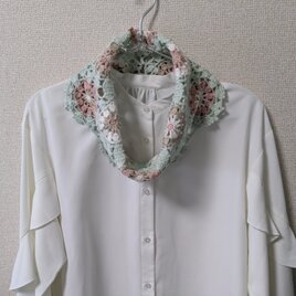 ✳やさしさを編み込んだ花模様のハーフスヌード✳の画像
