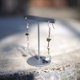 -Libyan grass・Moldavite- pierceの画像