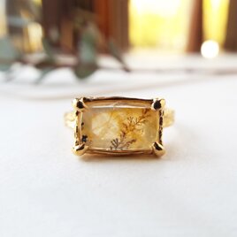【一点物】デンドリティッククォーツのリング　-ミニガーデン-　mini garden ring No,2　朝もやの画像