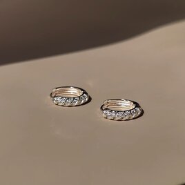 ピアス フープ ツイストの画像