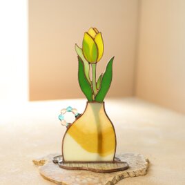 黄色のチューリップ ✣ ＜ ステンドグラス ＞の画像