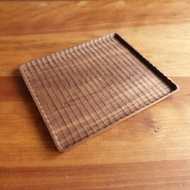 軽やかな薄型トレイ ウォルナットの画像