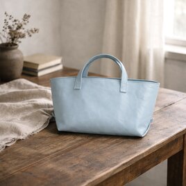 トートバッグ スモールフィールドバッグ アッシュブルー くすみブルー 横長 小さめ 牛革 レザー 軽量 ユニセックス