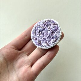 sumire すみれ　刺繍丸ブローチの画像