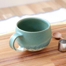 森の緑とマット釉のかけ分けマグカップ