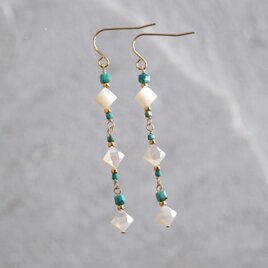 turquoise ＆mother of pearl earring：天然石ターコイズ/マザーオブパール　ピアス・イヤリングの画像
