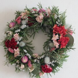 赤色カーネションリースの画像