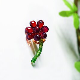 宝石によるカーネーションのブローチ　～Carnation's brooch