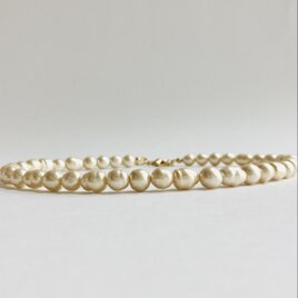 ガラスバロックパールショートネックレス/8mm約38cm+5cm/ホワイトベージュ/G/made in japanの画像