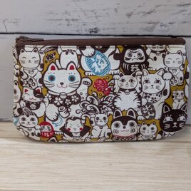 招き猫がいっぱい　福招く猫のポーチの画像