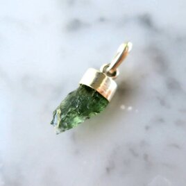 モルダバイト原石シルバーペンダント