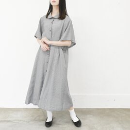 送料無料【完全一点物】半袖パネルラインワンピース（グレータータン）の画像