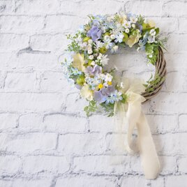 小さな花と青りんごのハーフリース　リボンをそえて：レモンイエロー　白　きいろ　りんご　の画像