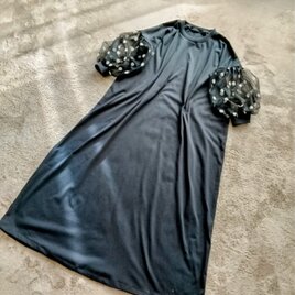 GWセール！ブラックカットソー&メッシュドットドロップショルダーパフスリーブワンピースの画像