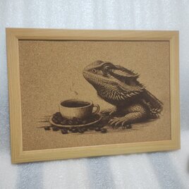 A4コルクシート　フトアゴヒゲトカゲとコーヒーの画像