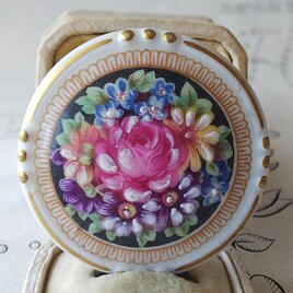 アンティーク　シューマンババリア　手書きのお花達のブローチ（約44㎜）の画像