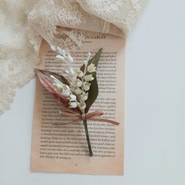 染め布花＊お洒落なすずらんのコサージュの画像