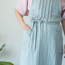 ３重ガーゼ　胸もとギャザーのエプロン【ジュニパーベリー染／Organic Cotton】の画像