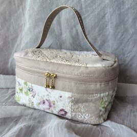 バニティバッグ*パッチワーク*ビーズ刺繍の画像