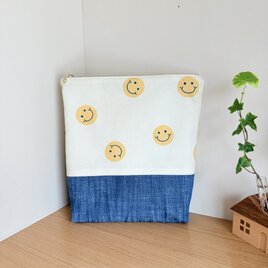 保温保冷シート付きファスナーポーチ（ニコちゃん）アイスリング入れにものコピーの画像