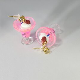 ポップなネオンカラーのクリームソーダピアス（ピーチ）