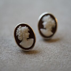 【seasons】silver925 シェルカメオピアス（S）の画像