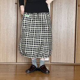 ランダムチェックのかぼちゃバルーンスカートの画像