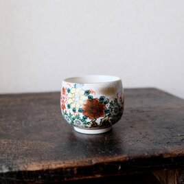 赤と白の芍薬◆美しい絵付け。九谷焼　赤絵金彩湯呑み　工芸品　和食器　昭和レトロ　インテリア　ゴージャスの画像