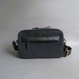n×l rectangle shoulder bag (black×black)の画像