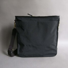 n×l rectangle shoulder bag M (black×black)の画像