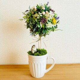 ゴルフを楽しむハリネズミ＊グリーントピアリーの画像