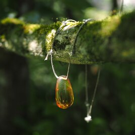 -Green amber- code pendantの画像