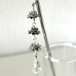 かんざし　小さな蓮のビーズ３連　シルバー　軽量　軽い　シンプル　一本挿し　一本簪　和風　揺れるの画像