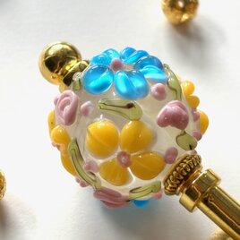 かんざし　ブルーと黄色の花のとんぼ玉　水色　青　イエロー　トンボ玉　蜻蛉玉　ガラス　春夏　ゴールド　洋風の画像