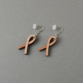 【木ｔｃｈ】クルミの木・ピアス（ハング）クロスリボンの画像