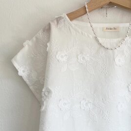 2025年度版♡●フランス立体お刺繍ブラウス