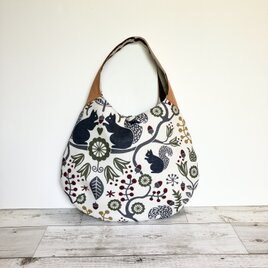 たまご型バッグ　ワンハンド ル　どんぐりとリス2の画像