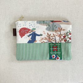 絵本のようなポーチ　小物入れ　北欧の風景の画像