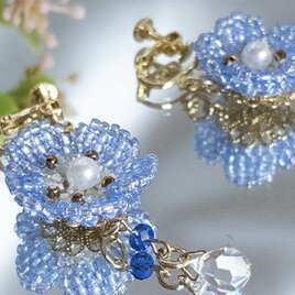 ネモフィラのビーズピアス＆イヤリングの画像