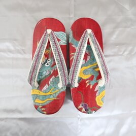 M 龍 背の高くなる下駄 ミュールの画像
