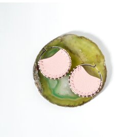 Pastel Flat【レザーピアス/イヤリング】"sakura"の画像