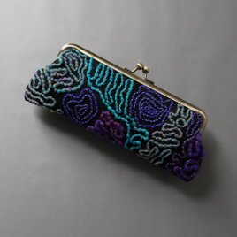 眼鏡ケースにも　ビーズ刺繍のペンケースがま口　2　 煙　ブルー　ブラック　一点もの　送料無料　両面刺繍　母の日　ギフトの画像