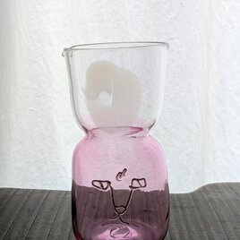 小ぶりな水差し