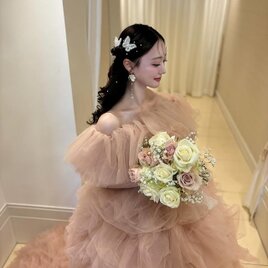 実例写真！カラードレス ローズピンク 取り外しオフショルダー もこもこドレス 編み上げ 華やか 結婚式 花嫁の画像