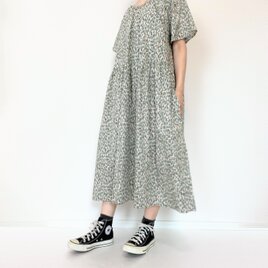 【期間限定＊送料無料】キツネと森の半袖ワンピース＊ポケット付＊国産綿100％＊ゆったりフリーサイズ＊ホワイト×グリーンの画像