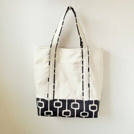 厚手コットンのトートバッグ（生成×ダークグレー）の画像