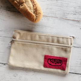 パンの刺繍ワッペン　帆布風ポーチ　小物入れ　ペンケース　ベージュ　マチなし　Sサイズ　名入れ　ダブルファスナーの画像