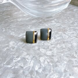 P665-ヴィンテージピアス U.S.A. Grey Black Enamel Paint Gold Tone Squareの画像