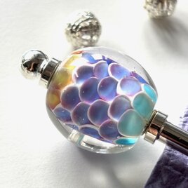 かんざし　人魚の鱗の様な紫グラデーションのとんぼ玉　一本挿し　一本簪　パープル　涼しげ　パステル　ガラス　トンボの画像
